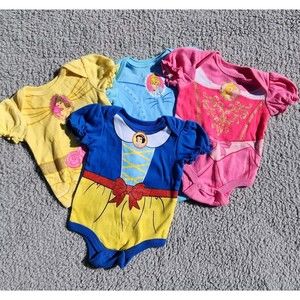 Disney Princess Newborn 0-3 month Bodysuit Jumper Cinderella Snow White Bella